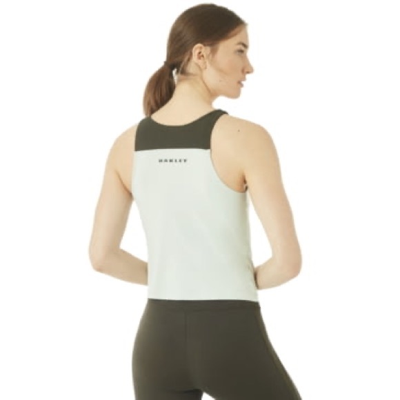 Oakley | Luxe Strappy Tank | Size Medium | - Picture 5 of 7